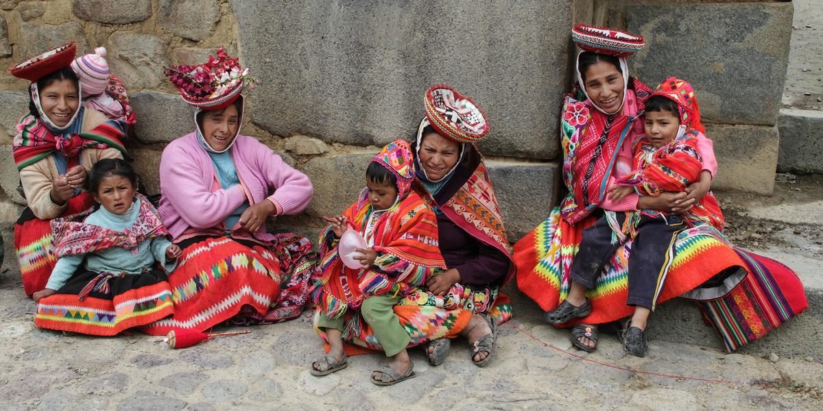 7 Resting Family, Market day, Caracas,Peru